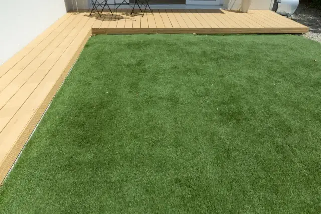 人工芝を施工するとゴキブリが出るというのは本当?