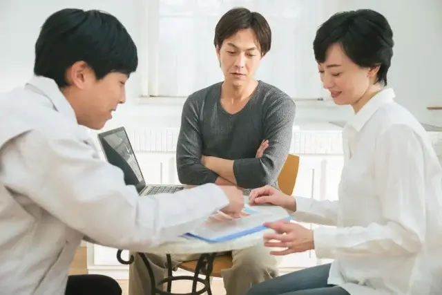 人工芝のゴキブリ対策はどの業者に相談すればいい?