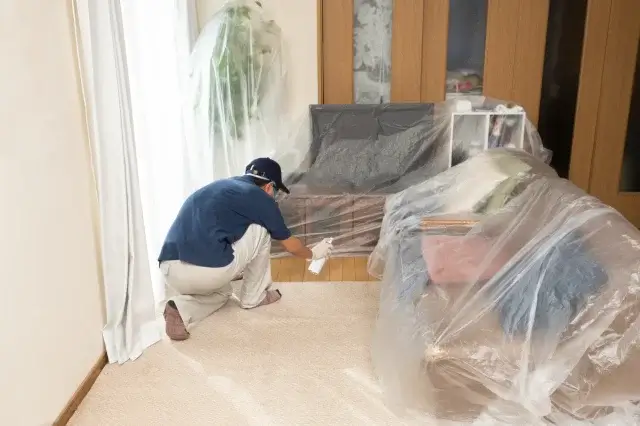 急に増えたゴキブリを自分で対処すべきか、業者に依頼すべきかの判断基準は？